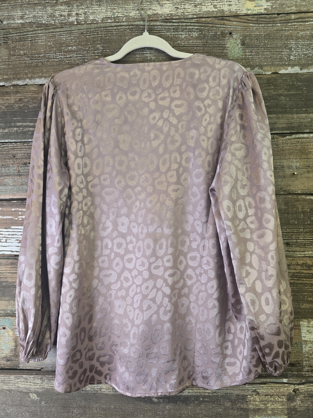 ANDTHEWHY L Mauve Lavender Animal Print V-Neck Long Sleeve Blouse - Picture 4 of 4